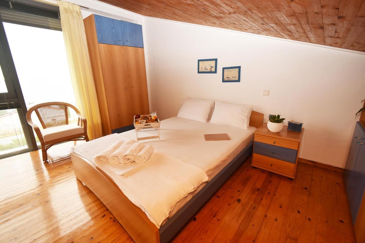 Olia Sea View Shared Pool Villa, Néa Fókaia מראה חיצוני תמונה