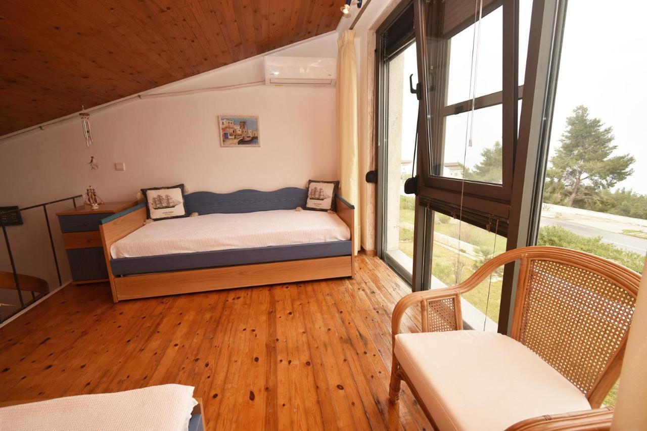 Olia Sea View Shared Pool Villa, Néa Fókaia מראה חיצוני תמונה