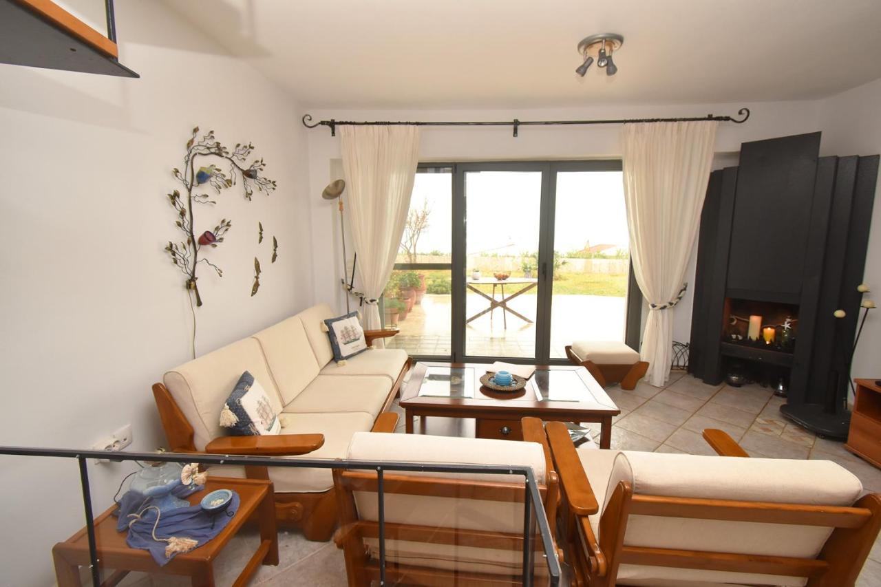 Olia Sea View Shared Pool Villa, Néa Fókaia מראה חיצוני תמונה