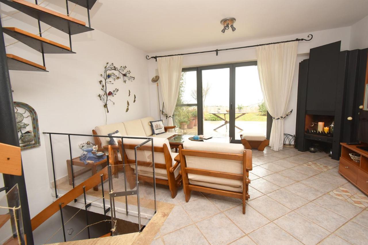 Olia Sea View Shared Pool Villa, Néa Fókaia מראה חיצוני תמונה