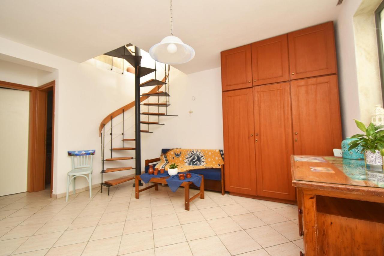 Olia Sea View Shared Pool Villa, Néa Fókaia מראה חיצוני תמונה